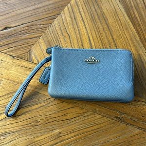 Coach Double Corner Zippered Wristlet in Pebbles Blue F87590